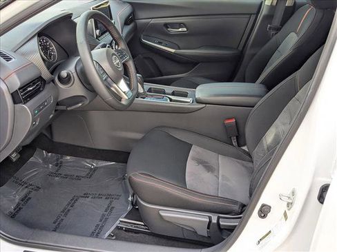 Certified 2025 Nissan Sentra SR FWD image 14