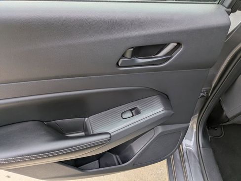 Used 2024 Nissan Altima 2.5 SV w/ SV Premium Package image 12