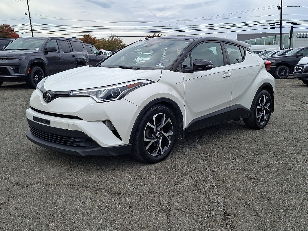 Used 2019 Toyota C-HR XLE FWD image 6