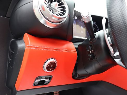 Used 2022 Mercedes-Benz SL 63 AMG 4MATIC image 27