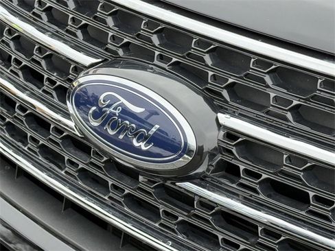 Certified 2023 Ford Explorer XLT image 25