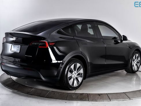 Used 2021 Tesla Model Y Long Range image 6
