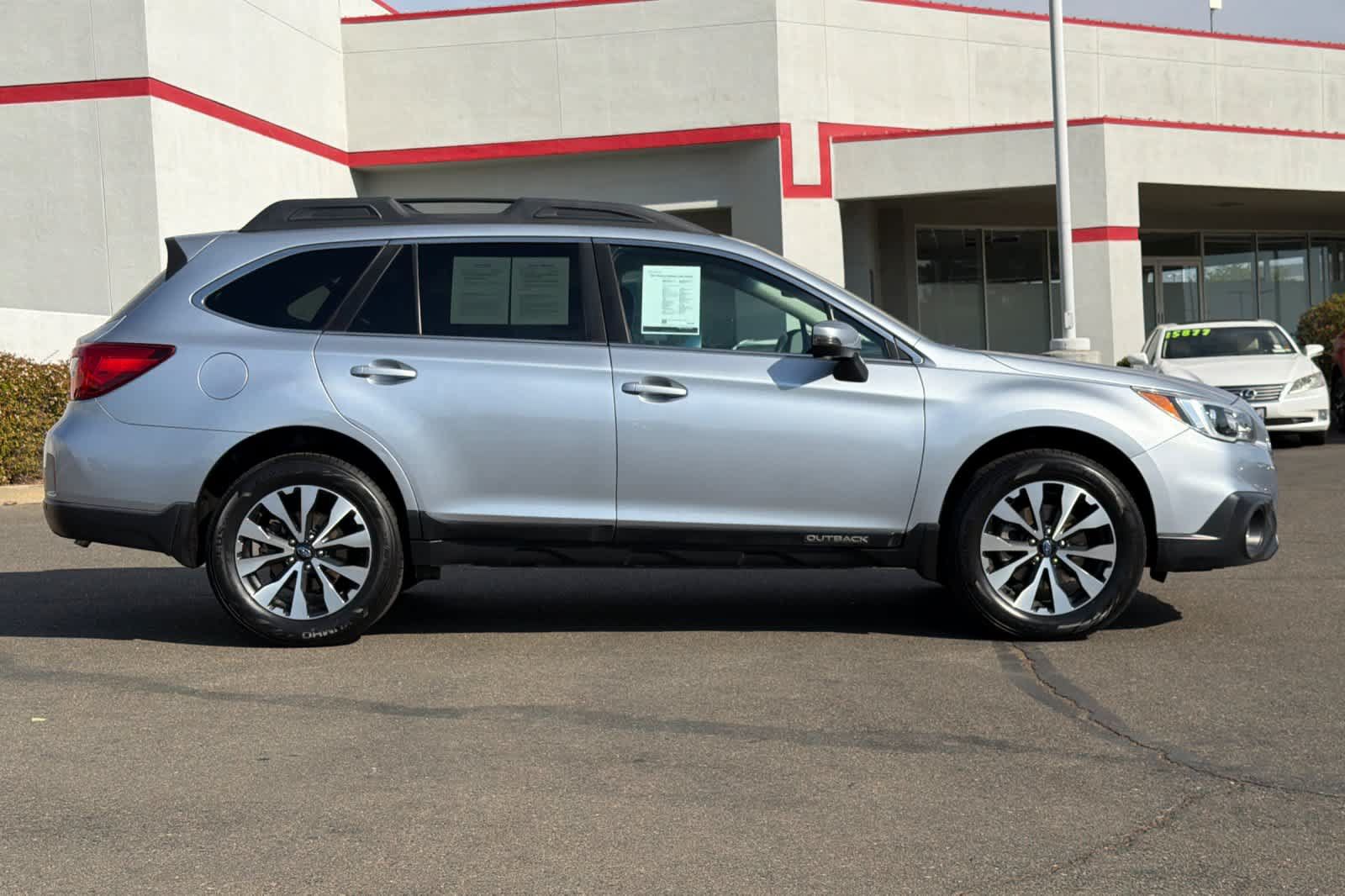 Used 2017 Subaru Outback 3.6R Limited AWD/4WD image 6
