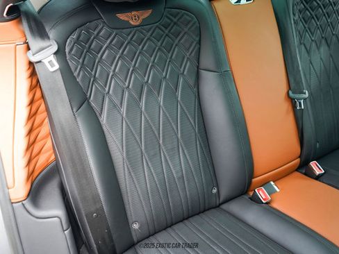 Used 2022 Bentley Flying Spur Plug-In Hybrid image 64