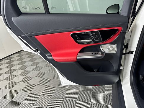Certified 2025 Mercedes-Benz GLC 300 4MATIC image 24