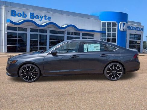 New 2026 Honda Accord Touring image 2