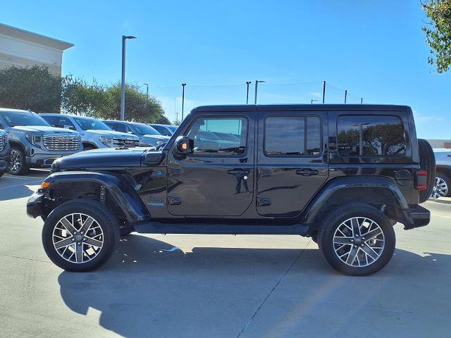Used 2022 Jeep Wrangler Unlimited Sahara AWD/4WD image 26