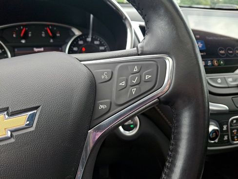 Used 2020 Chevrolet Equinox Premier FWD image 22