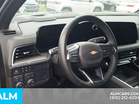Used 2025 Chevrolet Tahoe LT AWD/4WD image 6