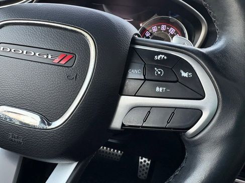 Used 2015 Dodge Challenger R/T Plus image 29