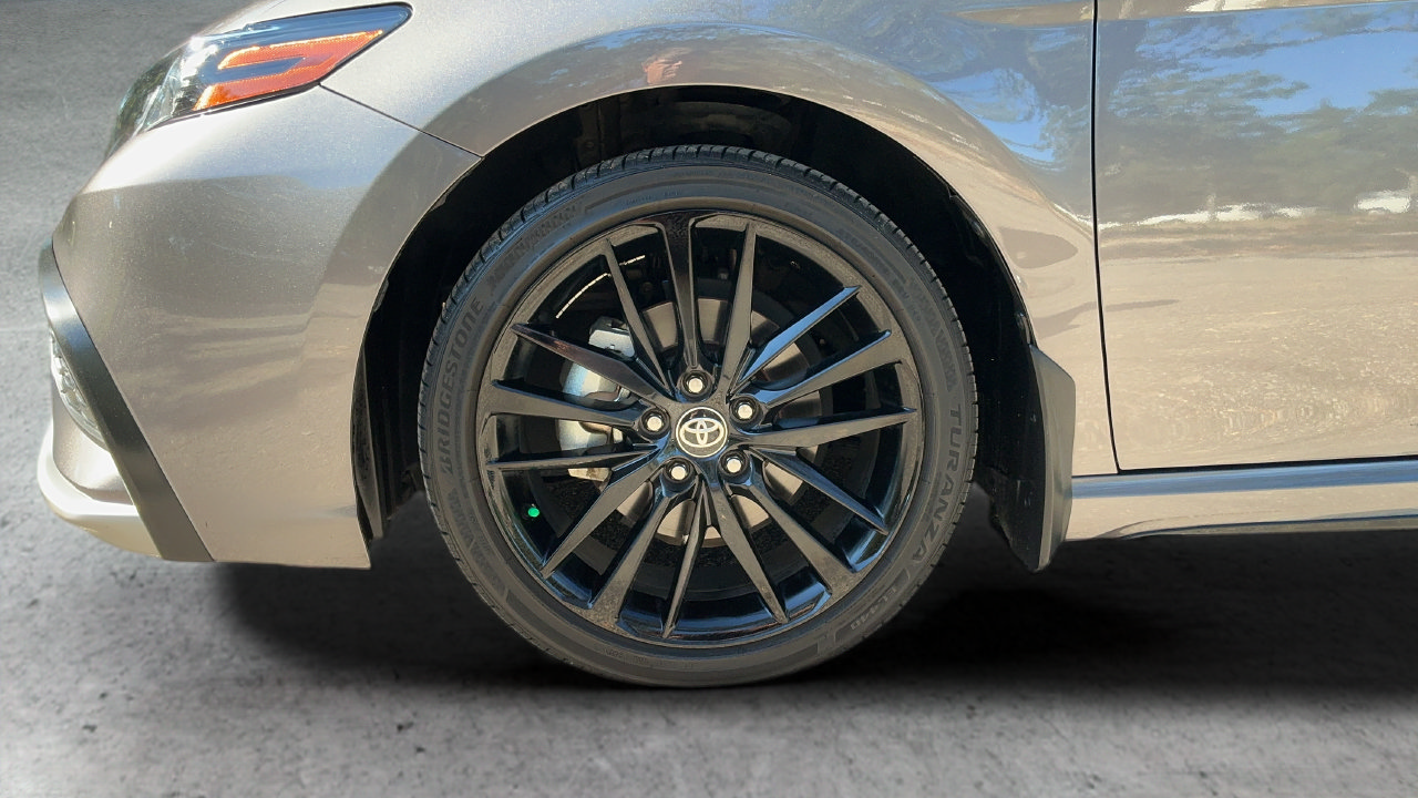 Used 2023 Toyota Camry XSE FWD image 27