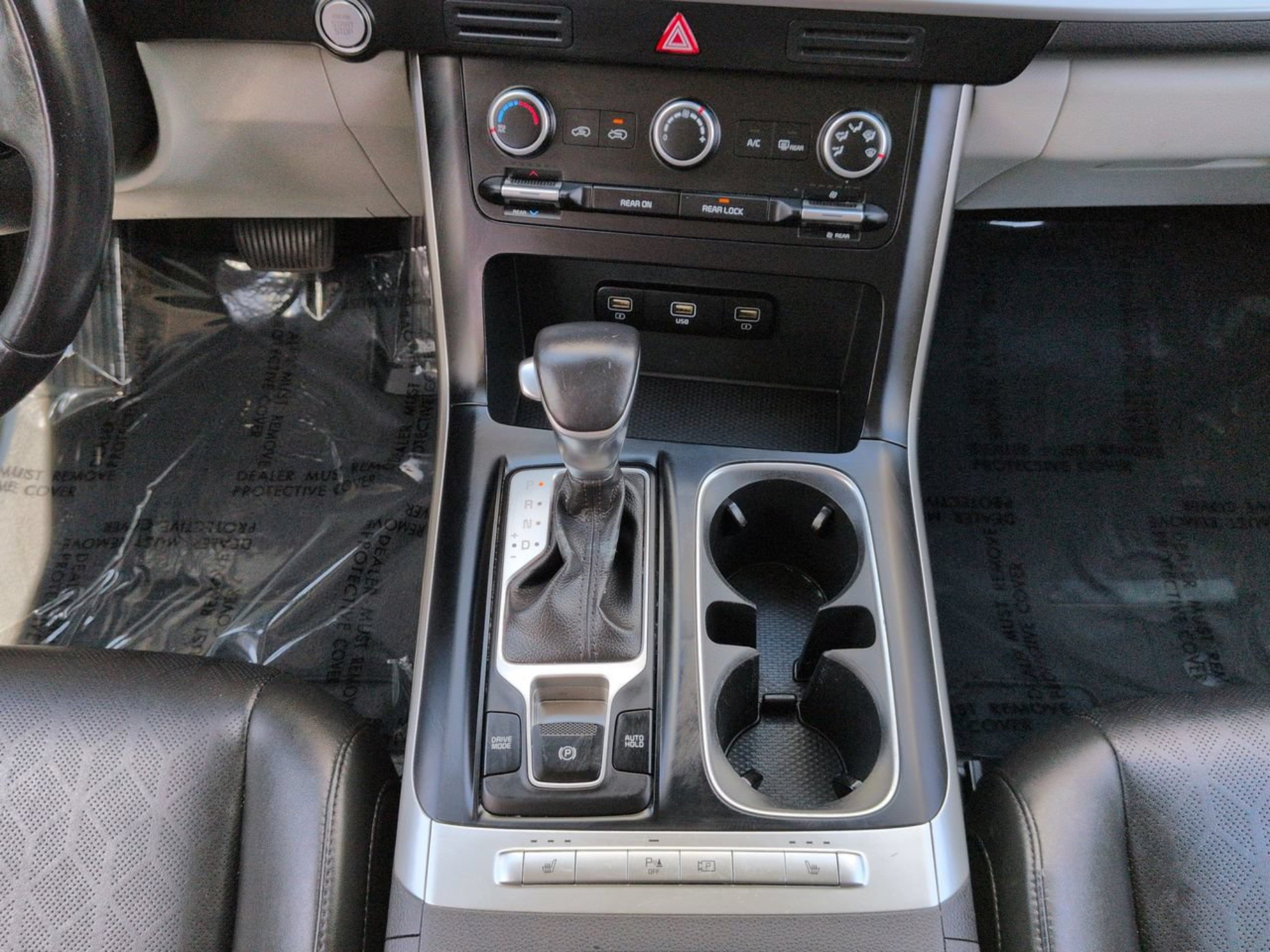 Used 2023 Kia Carnival LX FWD image 23