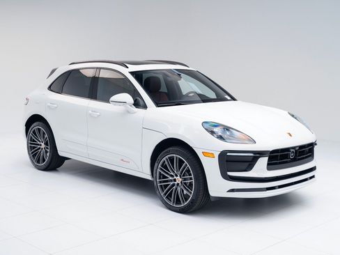 Used 2026 Porsche Macan AWD/4WD image 7
