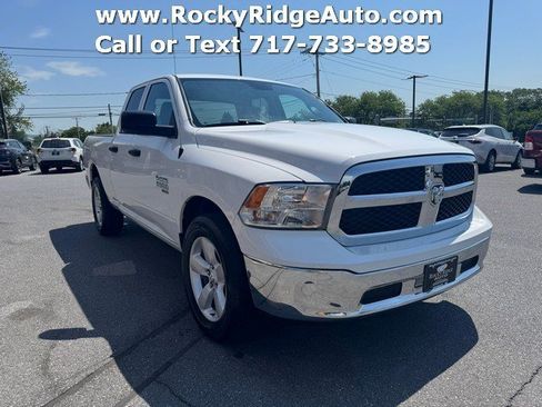 Used 2024 RAM 1500 Classic SLT AWD/4WD image 3