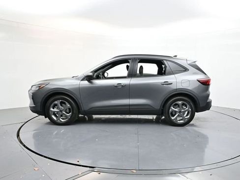 Used 2026 Ford Escape ST-Line w/ Cold Weather Package FWD image 4