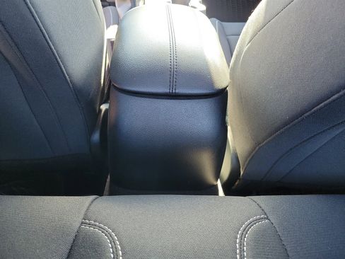 Used 2022 Ford Mustang Coupe image 11