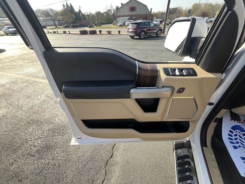 Used 2017 Ford F150 Lariat w/ Equipment Group 501A Mid image 7