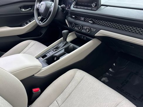 Used 2025 Honda Accord SE image 31