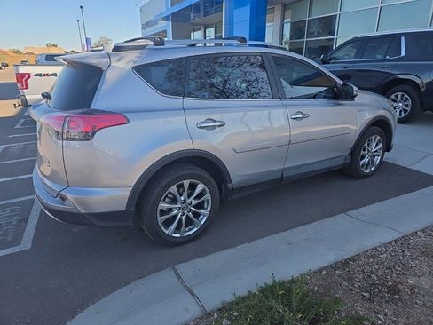 Used 2017 Toyota RAV4 Limited image 3
