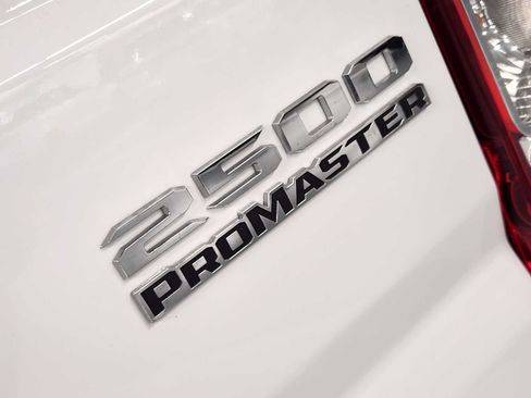 Used 2025 RAM ProMaster 2500 w/ Convenience Group FWD image 18