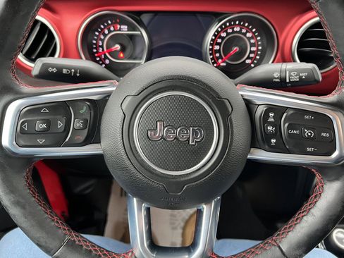 Used 2020 Jeep Gladiator Rubicon image 15