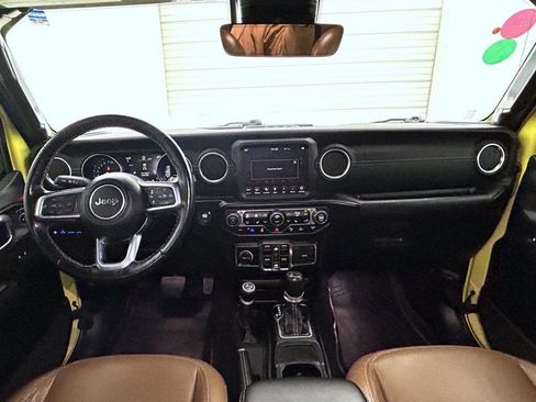 Used 2022 Jeep Wrangler Unlimited Sahara w/ Cold Weather Group image 13