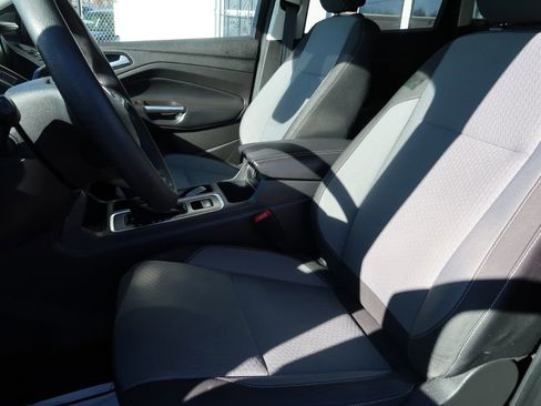 Used 2019 Ford Escape SE image 6