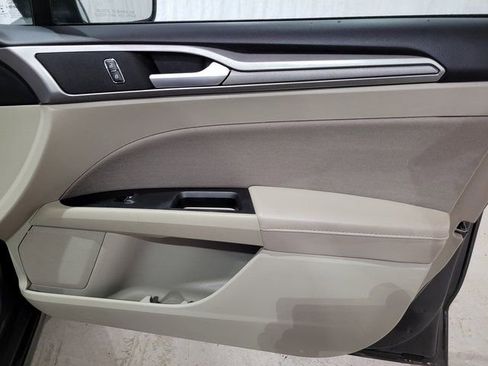 Used 2019 Ford Fusion SE image 48