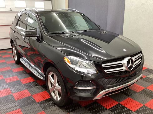 Used 2017 Mercedes-Benz GLE 350 4MATIC image 2
