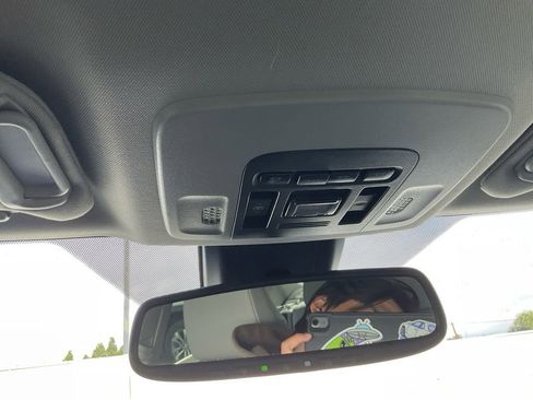 Used 2021 Toyota Camry XLE image 24