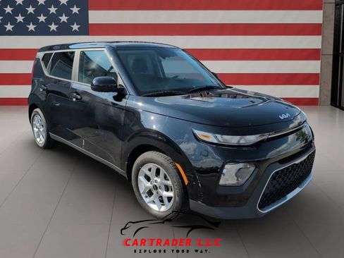Used 2022 Kia Soul LX w/ Technology Package FWD image 4