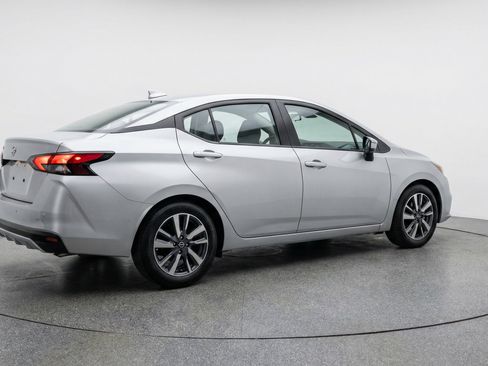 Used 2025 Nissan Versa SV image 9