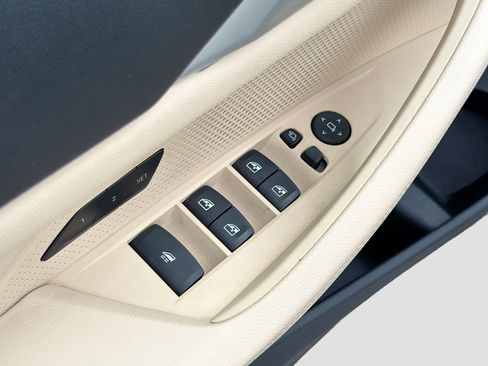 Used 2023 BMW 430i Convertible w/ Convenience Package image 23