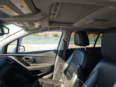 Used 2020 Chevrolet Trax Premier image 12