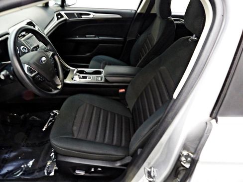 Used 2018 Ford Fusion SE image 8