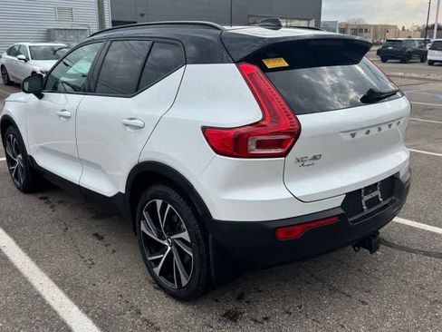 Used 2022 Volvo XC40 T5 R-Design w/ Advanced Package image 7