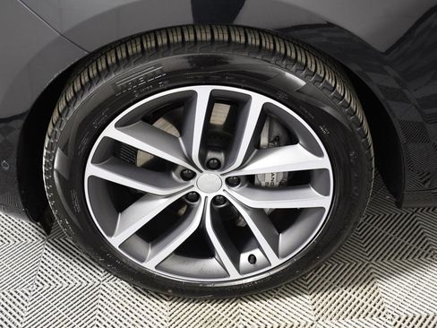 Used 2025 Land Rover Range Rover SE image 11