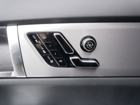Certified 2026 Cadillac Vistiq Platinum AWD/4WD image 8