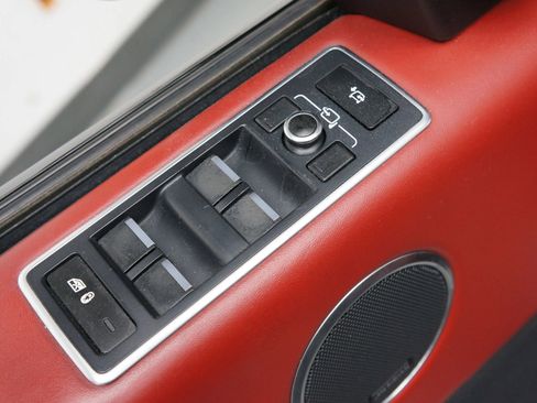 Used 2014 Land Rover Range Rover Autobiography image 27