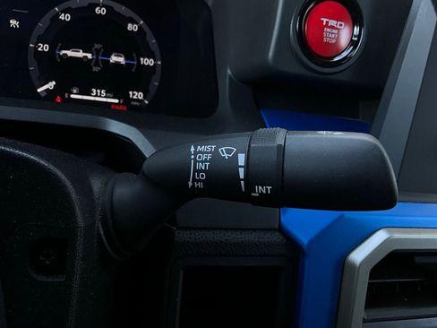 Used 2025 Toyota Tacoma TRD Off-Road image 36