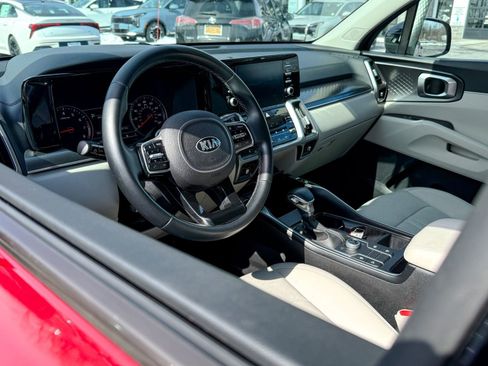 Certified 2021 Kia Sorento S image 9