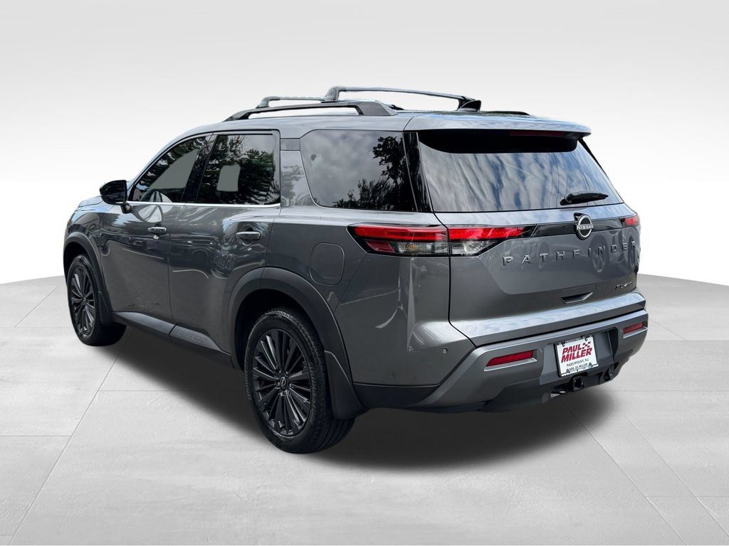 Used 2026 Nissan Pathfinder SL w/ SL Premium Package AWD/4WD image 5
