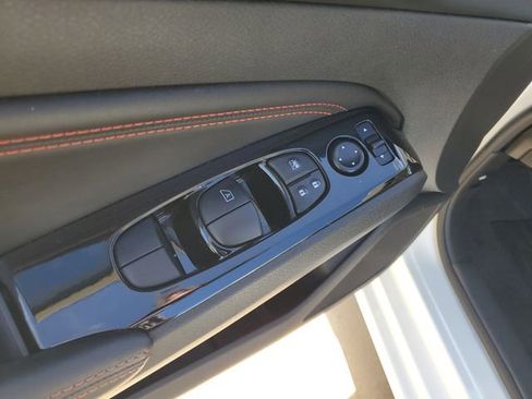 Used 2023 Nissan Altima 2.5 SR FWD image 15