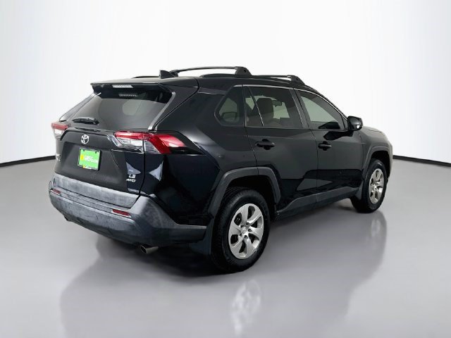 Used 2019 Toyota RAV4 LE FWD image 10