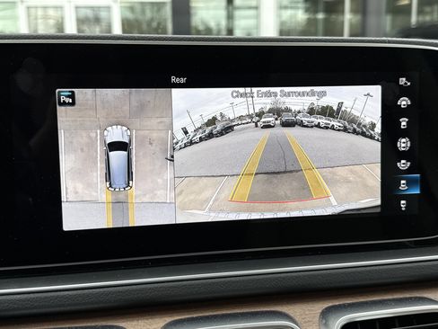 Used 2022 Mercedes-Benz GLS 450 4MATIC image 32