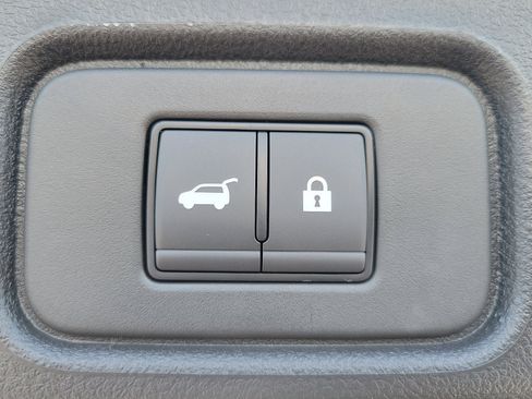 New 2025 Nissan Pathfinder SV image 15