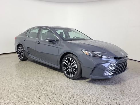 Used 2026 Toyota Camry XLE FWD image 4