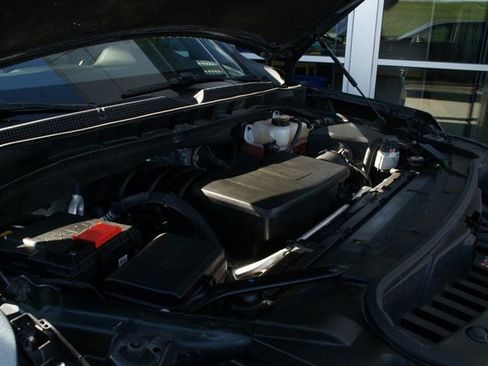 Used 2022 Chevrolet Suburban RST w/ Sport Performance Package image 12