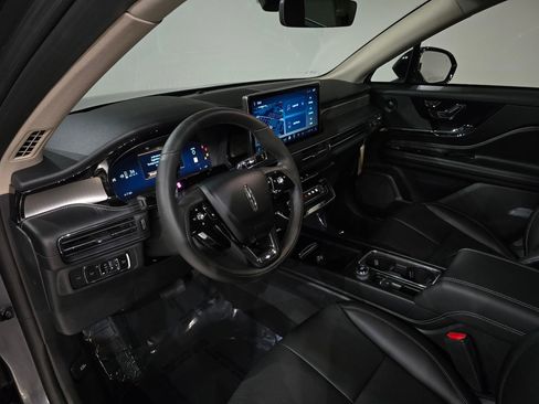 New 2026 Lincoln Corsair Reserve image 18