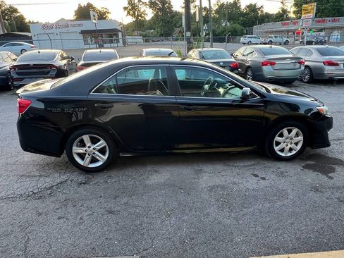 Used 2013 Toyota Camry SE FWD image 6